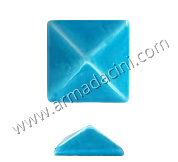 5x5 cm Piramit Sekilli Dokum Seramik Karo Tabanlı Sırlı pres kalıp şekil eldekoru el yapımı çiniler modern klasik desenli ürünler isteğe gere istenilen ebatta kalıplanmış presli çamur baskı karo ıslak çamurla preslenmiş ebatlı mat parlak sırlı çini baklava üçgen karo yuvarlak geometrik silindir piramit kare