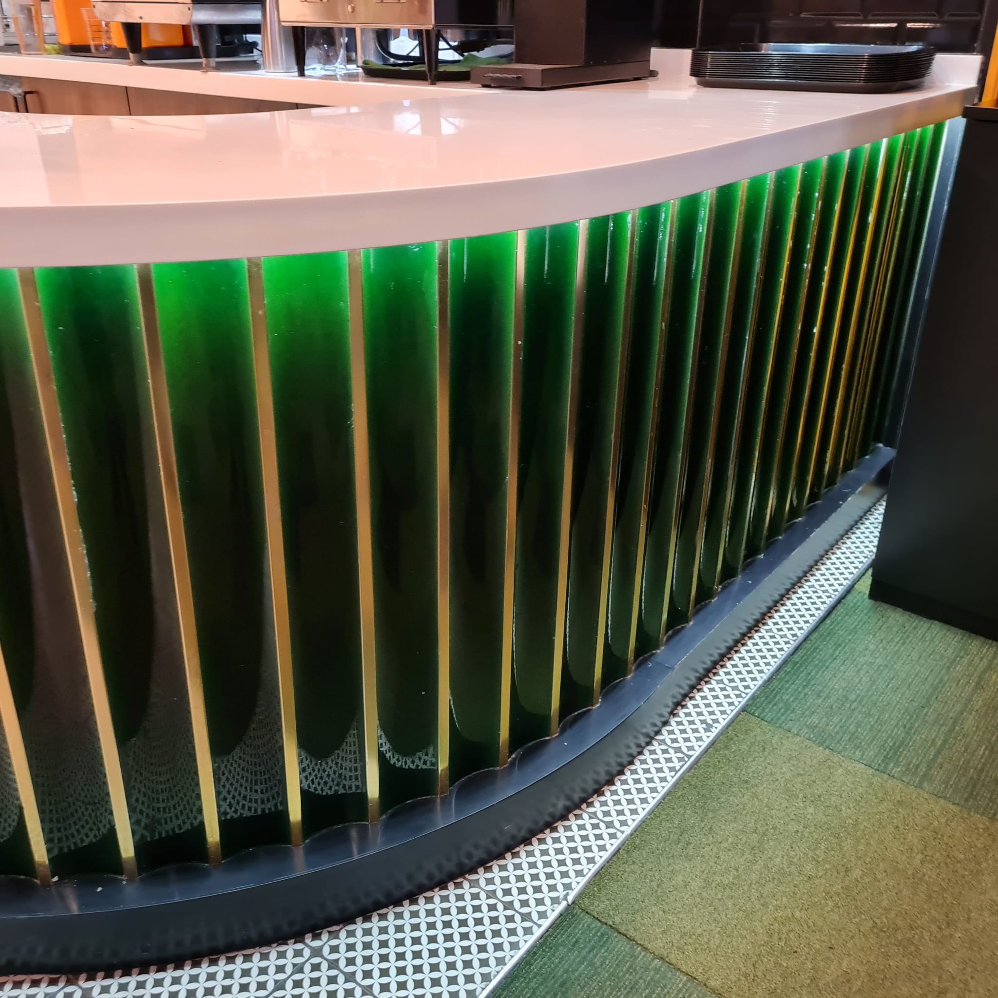 Armada çini 10X100 Bar Önü Oluklu Çini Seramik