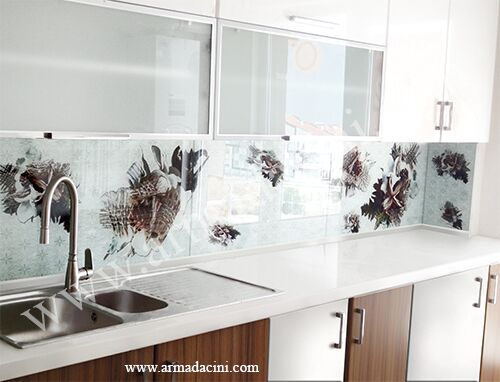 Mutfak Tezgah Arası Seramikleri Dijital Baskı, Dijital cam baskı, Dijital yer ve duvar porselen seramik karo baskı örnekleri fiyatları ve çeşitleri Osmanlı kadınları hamam cariye resimleri çini pano örnekleri, Ortaköy camii, Sultanahmet cami, Topkapı sarayı özel üretim seramikler cam lazer baskı